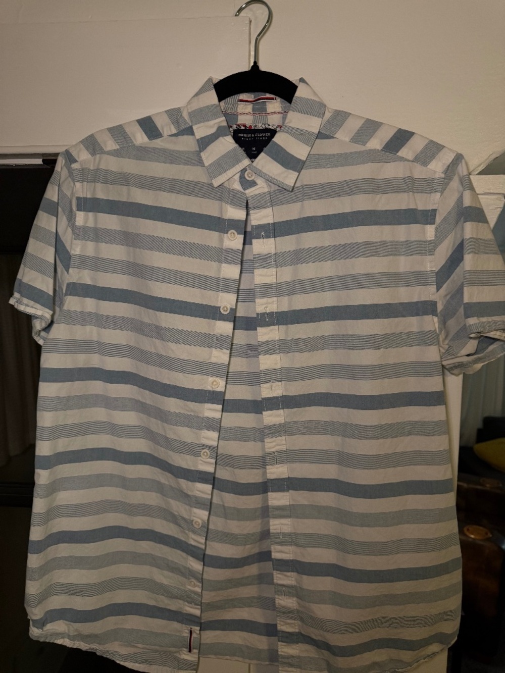 Denim & Flower Short Sleeve Button Down Shirt (Size M)